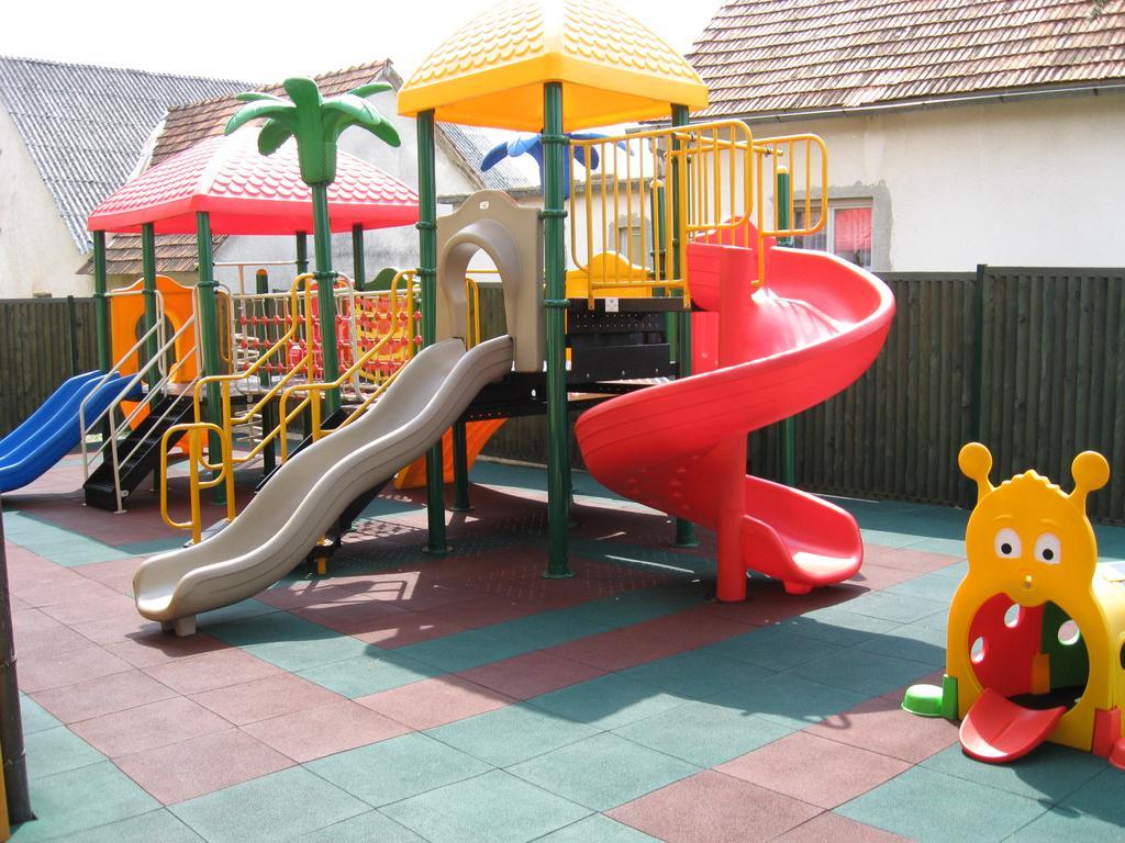 Motel Majolka Птуй Екстер'єр фото
